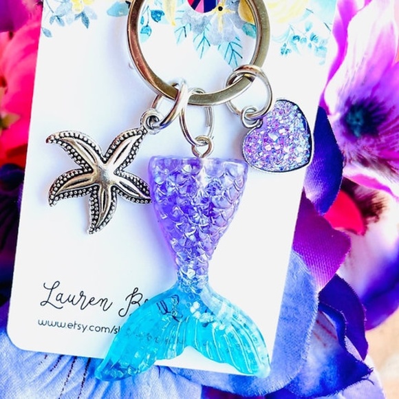 Initial Keychain - Mermaid Tail Keychain -Mermaid Gifts - Personalized Keychain - Picture 3 of 4